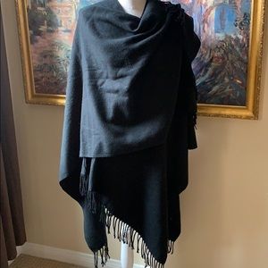 Fringed wrap